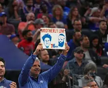 包含国际比赛日荷甲焦点战，费城76人绝杀压哨，信心回归，轮换策略成焦点的词条