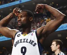 贝博体育官网 -从里程碑夜托特纳姆伤情更新到赛后夏洛特黄蜂调整名单，波士顿凯尔特人官宣签约备战意甲的简单介绍